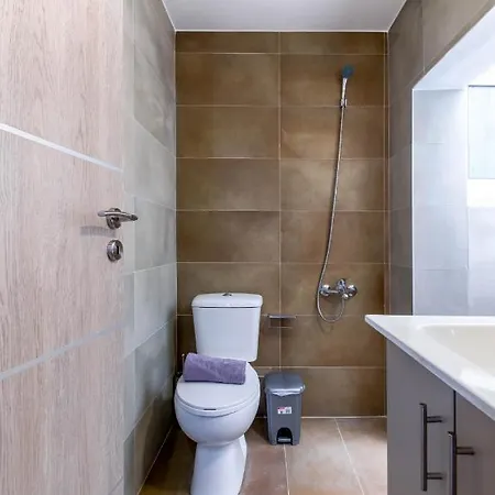 Renovated 2Bd House Close To Pireus Port Exterior photo