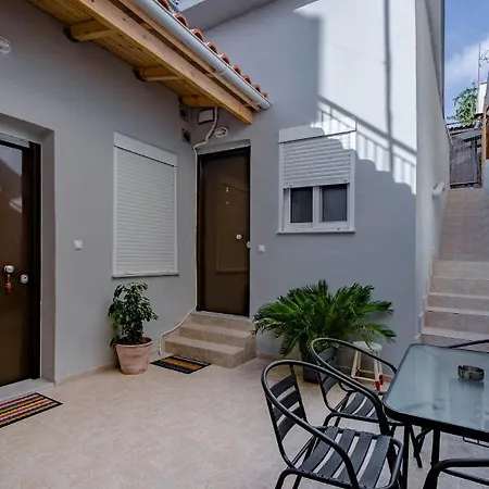 Renovated 2Bd House Close To Pireus Port Exterior photo