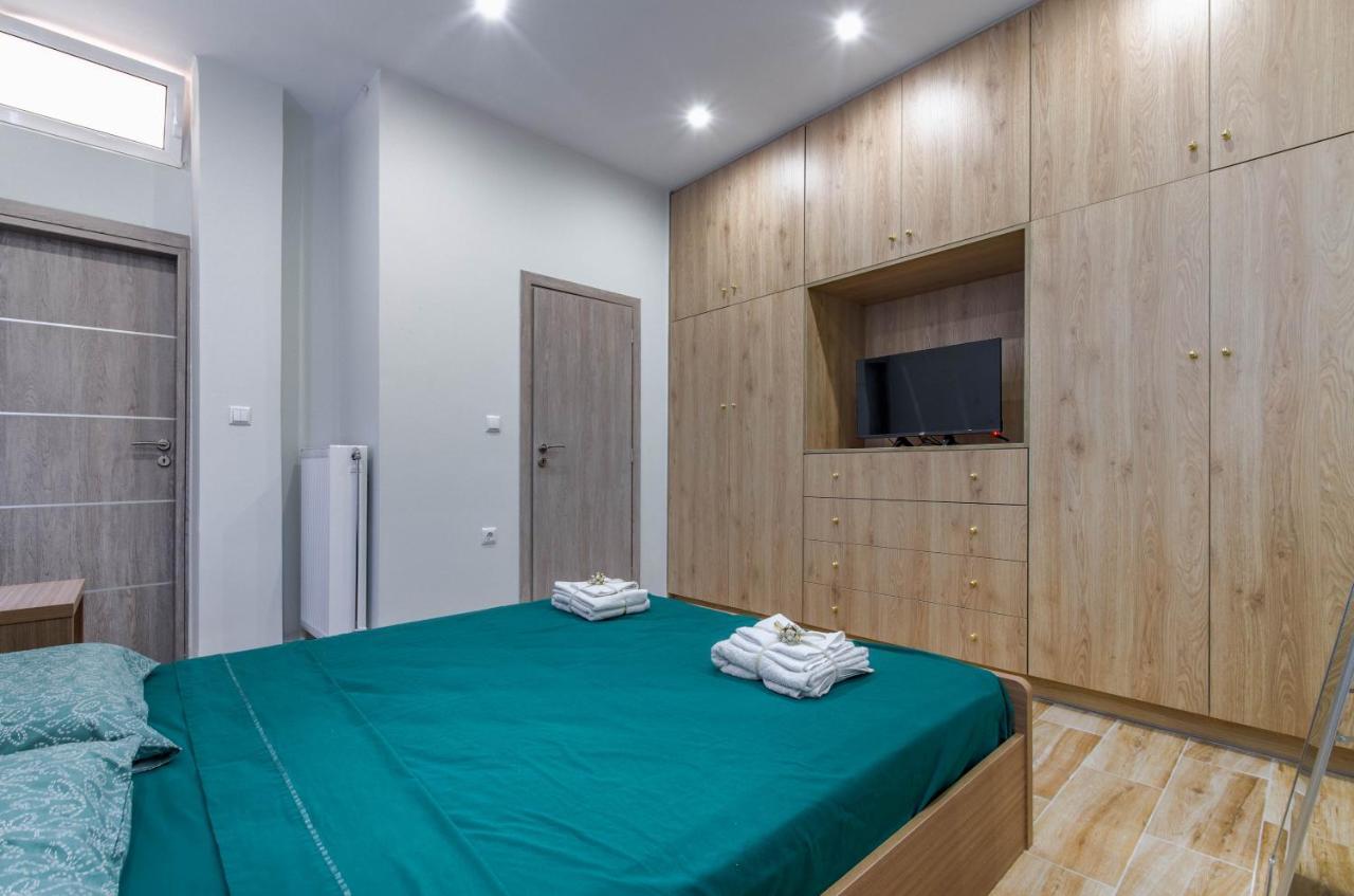 Renovated 2bd House Close To Port Apartment Piraeus